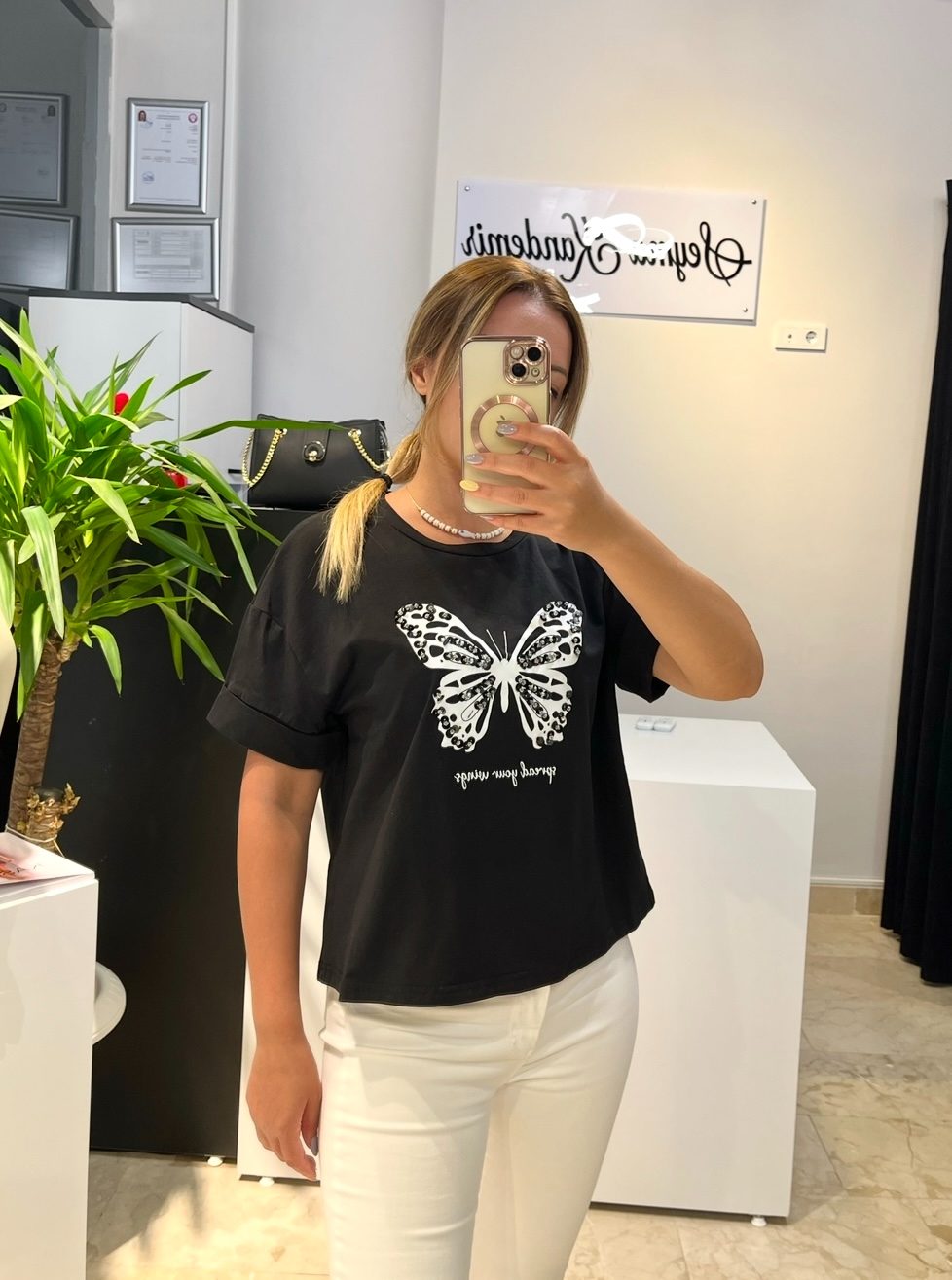 Taşlı Kelebek Baskılı Tişört