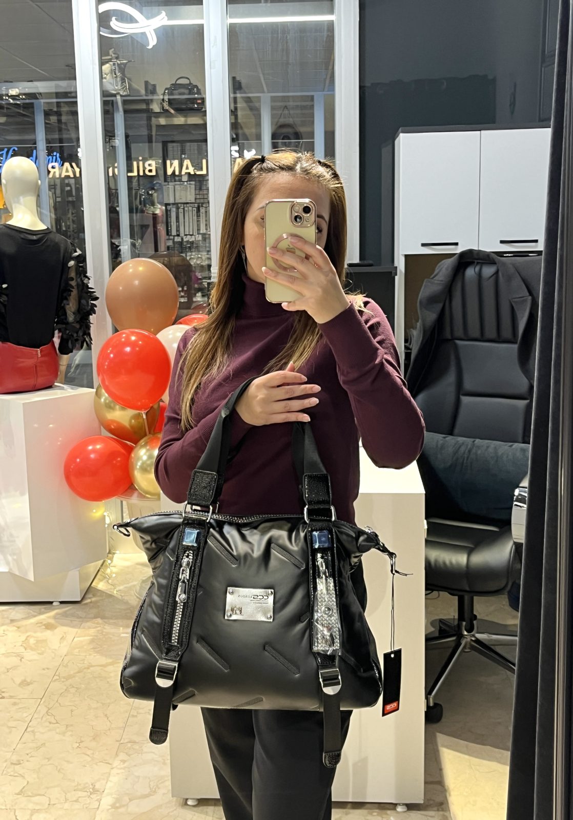 Siyah Büyük Boy Fermuar Detaylı Omuz ve Kol Çantası