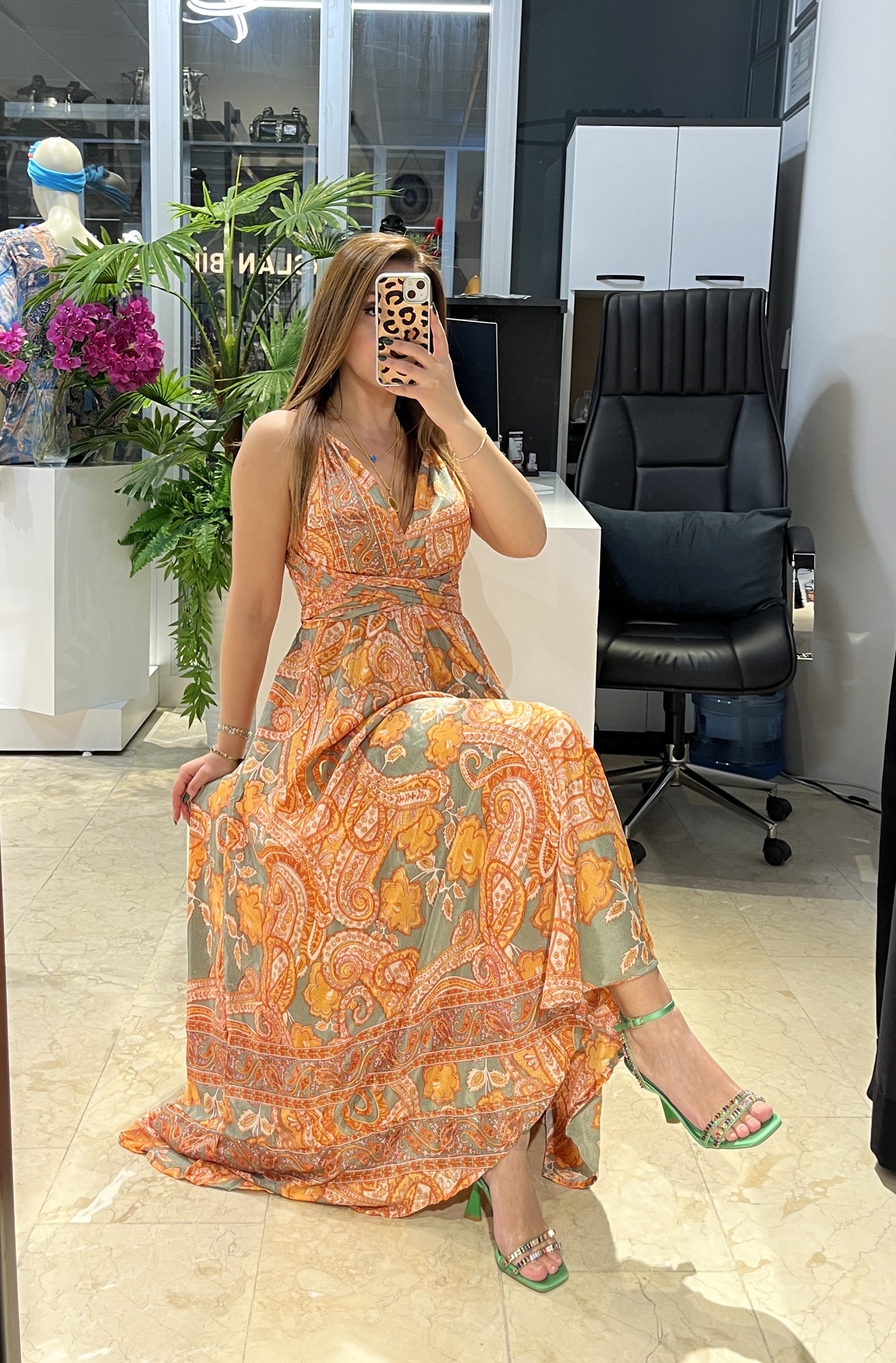 Turuncu Yeşil Desenli Bağlama Detaylı İpek Elbise